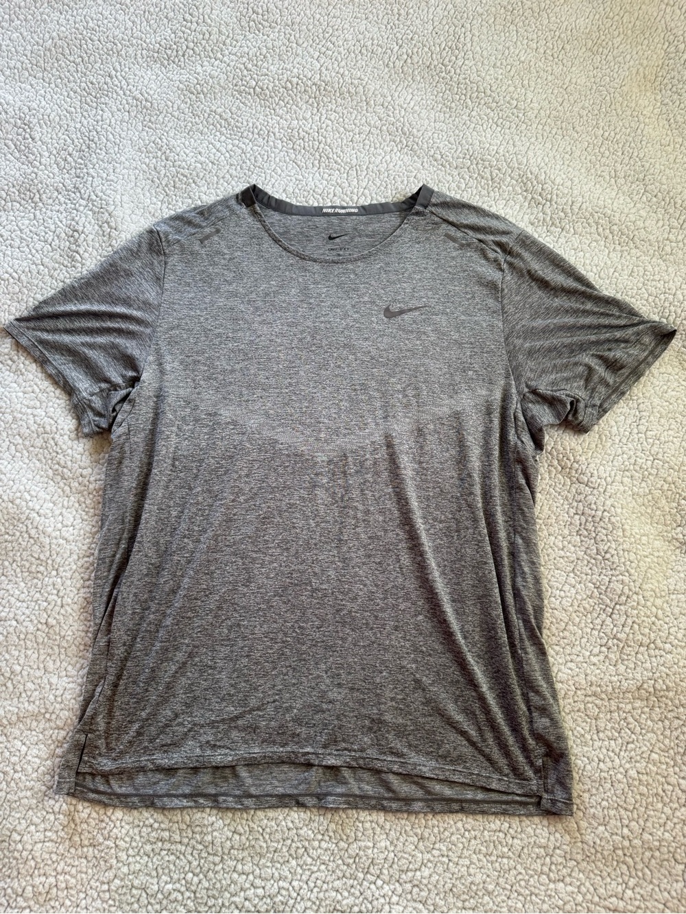 Nike Men’s Heather Gray Performance Short Sleeve Tee